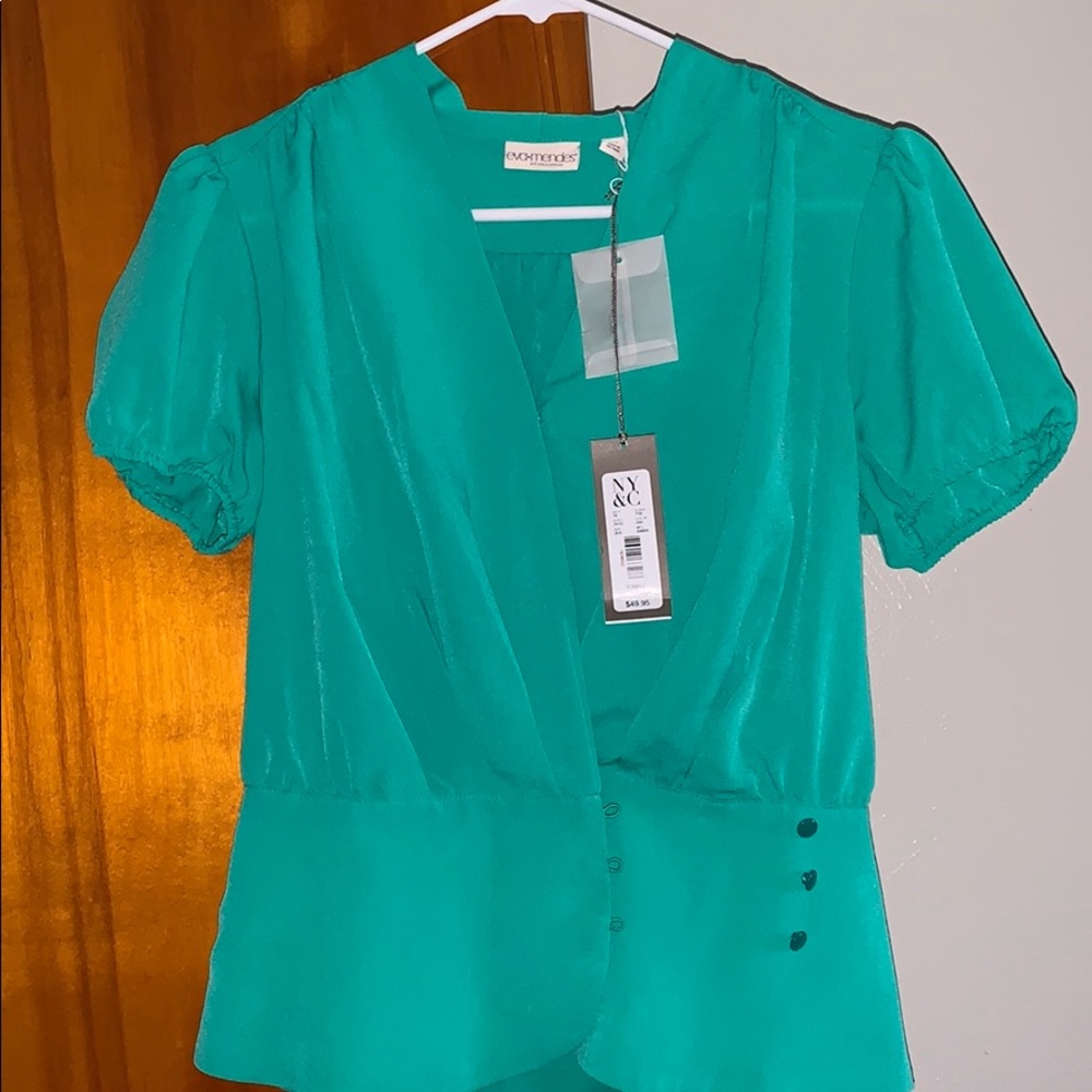 New York & Co. green wrap blouse. XS. NWT.